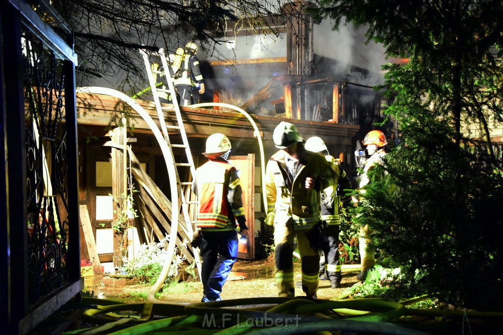 Grossfeuer Einfamilienhaus Siegburg Muehlengrabenstr P0094.JPG - Miklos Laubert